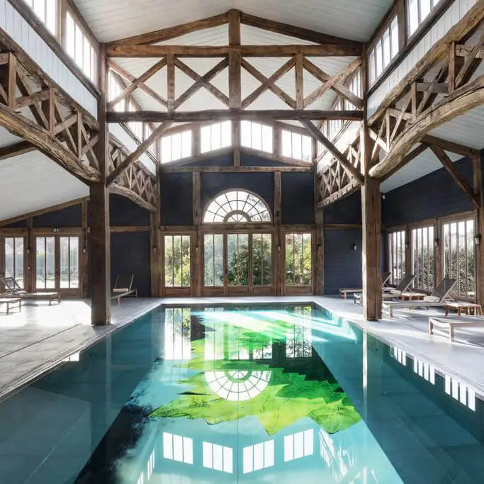 La piscine du Spa de l'hôtel Les Sources de Caudalie